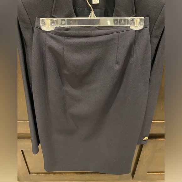 Navy Blue Business Suit - Picture 5 of 7